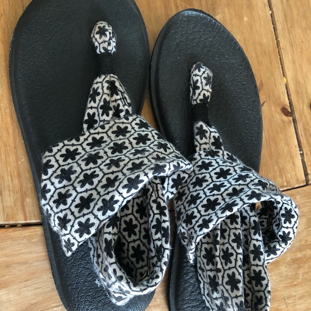 Sanuk Sling Flip Flops Yoga Mat